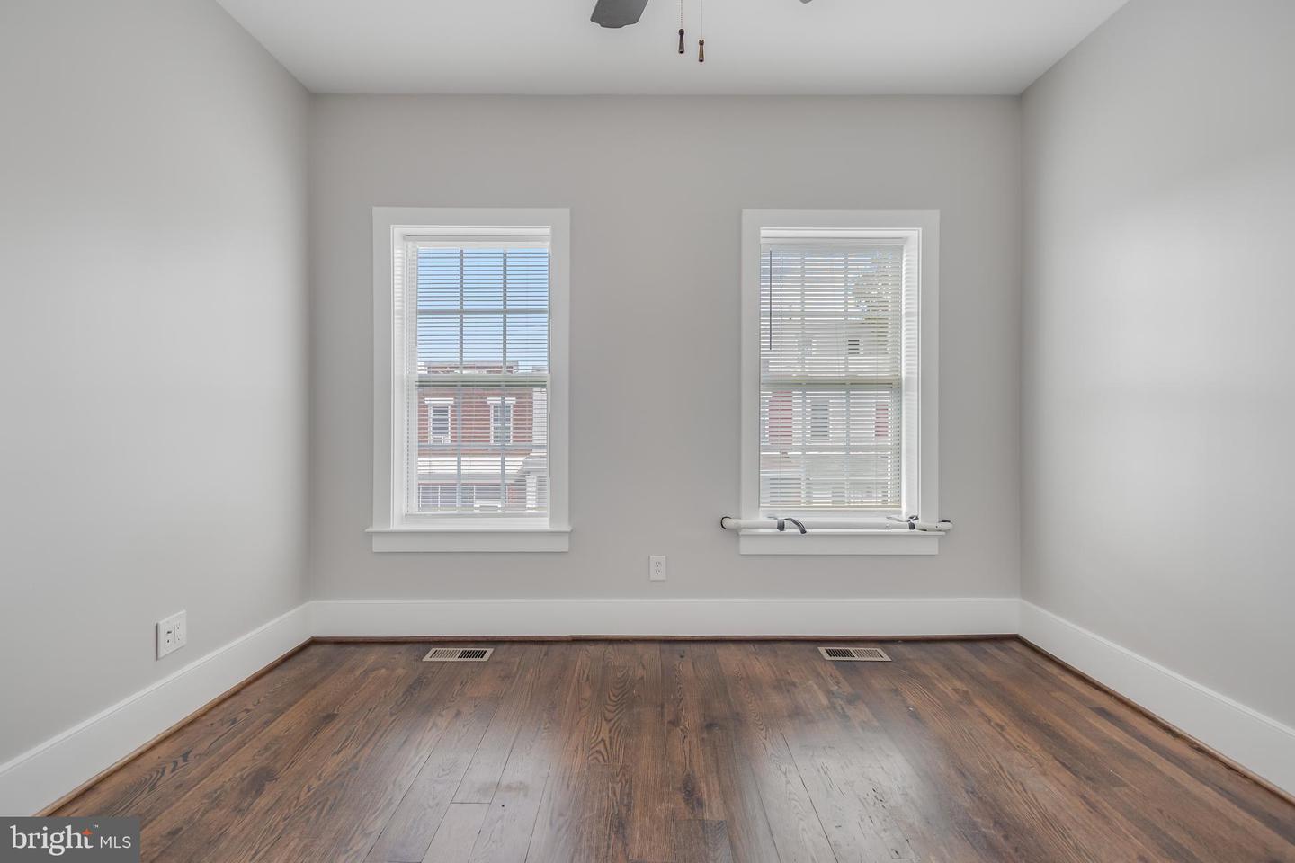 635 20TH ST NE, WASHINGTON, District Of Columbia 20002, 2 Bedrooms Bedrooms, ,1 BathroomBathrooms,Residential,For sale,635 20TH ST NE,DCDC2224844 MLS # DCDC2224844