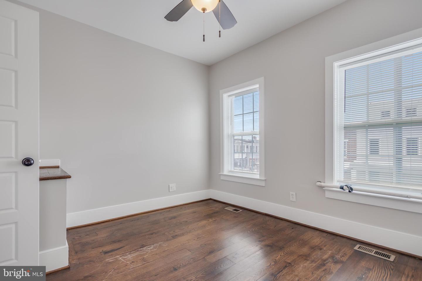 635 20TH ST NE, WASHINGTON, District Of Columbia 20002, 2 Bedrooms Bedrooms, ,1 BathroomBathrooms,Residential,For sale,635 20TH ST NE,DCDC2224844 MLS # DCDC2224844