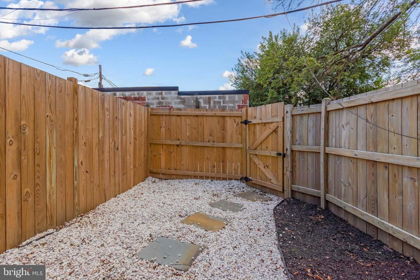 635 20TH ST NE, WASHINGTON, District Of Columbia 20002, 2 Bedrooms Bedrooms, ,1 BathroomBathrooms,Residential,For sale,635 20TH ST NE,DCDC2224844 MLS # DCDC2224844