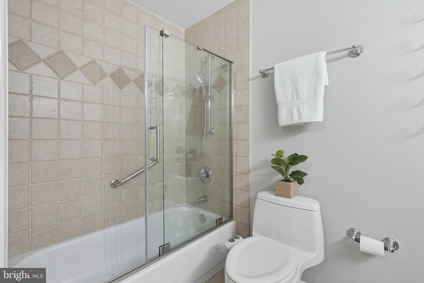 13111 ORLEANS ST, WOODBRIDGE, Virginia 22192, 5 Bedrooms Bedrooms, ,3 BathroomsBathrooms,Residential,For sale,13111 ORLEANS ST,VAPW2104820 MLS # VAPW2104820
