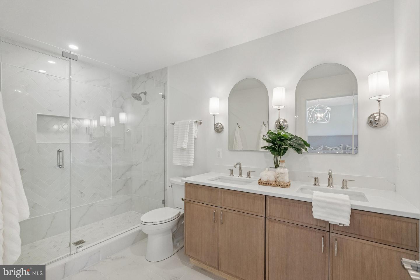 5532 HALWIS ST, ALEXANDRIA, Virginia 22303, 4 Bedrooms Bedrooms, ,3 BathroomsBathrooms,Residential,For sale,5532 HALWIS ST,VAFX2269766 MLS # VAFX2269766