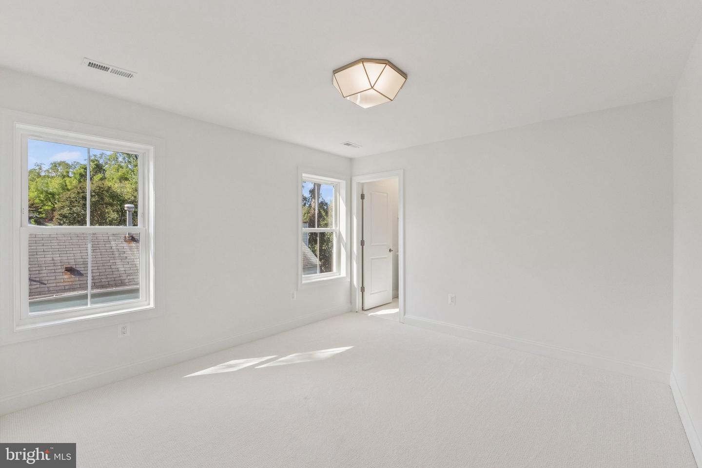 5532 HALWIS ST, ALEXANDRIA, Virginia 22303, 4 Bedrooms Bedrooms, ,3 BathroomsBathrooms,Residential,For sale,5532 HALWIS ST,VAFX2269766 MLS # VAFX2269766