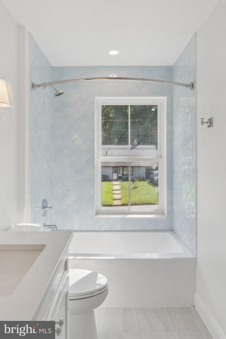 5532 HALWIS ST, ALEXANDRIA, Virginia 22303, 4 Bedrooms Bedrooms, ,3 BathroomsBathrooms,Residential,For sale,5532 HALWIS ST,VAFX2269766 MLS # VAFX2269766