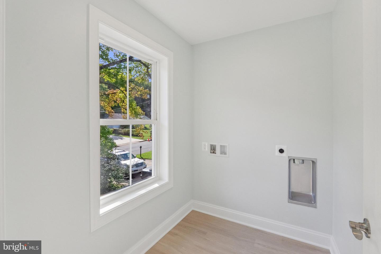 5532 HALWIS ST, ALEXANDRIA, Virginia 22303, 4 Bedrooms Bedrooms, ,3 BathroomsBathrooms,Residential,For sale,5532 HALWIS ST,VAFX2269766 MLS # VAFX2269766