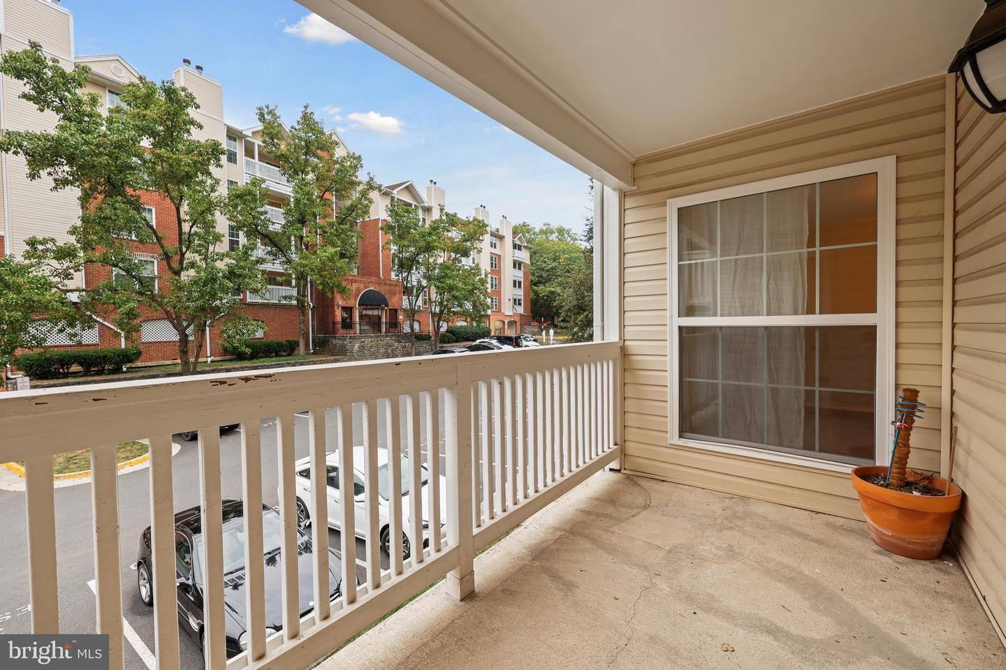 1505 LINCOLN WAY #201, MCLEAN, Virginia 22102, 2 Bedrooms Bedrooms, ,2 BathroomsBathrooms,Residential,For sale,1505 LINCOLN WAY #201,VAFX2269822 MLS # VAFX2269822