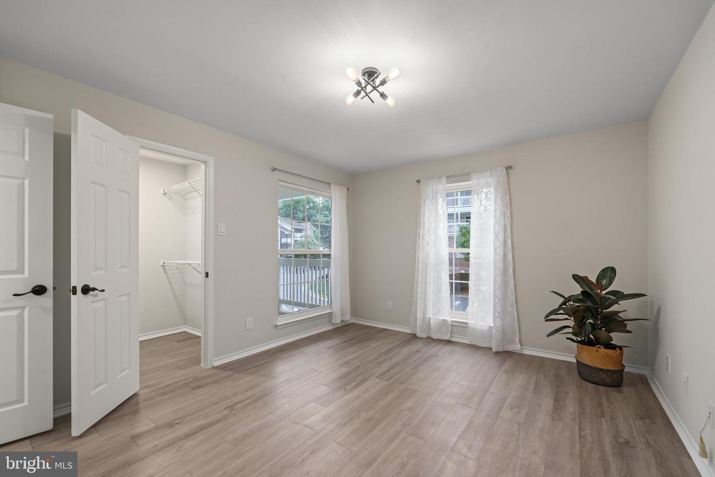 1505 LINCOLN WAY #201, MCLEAN, Virginia 22102, 2 Bedrooms Bedrooms, ,2 BathroomsBathrooms,Residential,For sale,1505 LINCOLN WAY #201,VAFX2269822 MLS # VAFX2269822