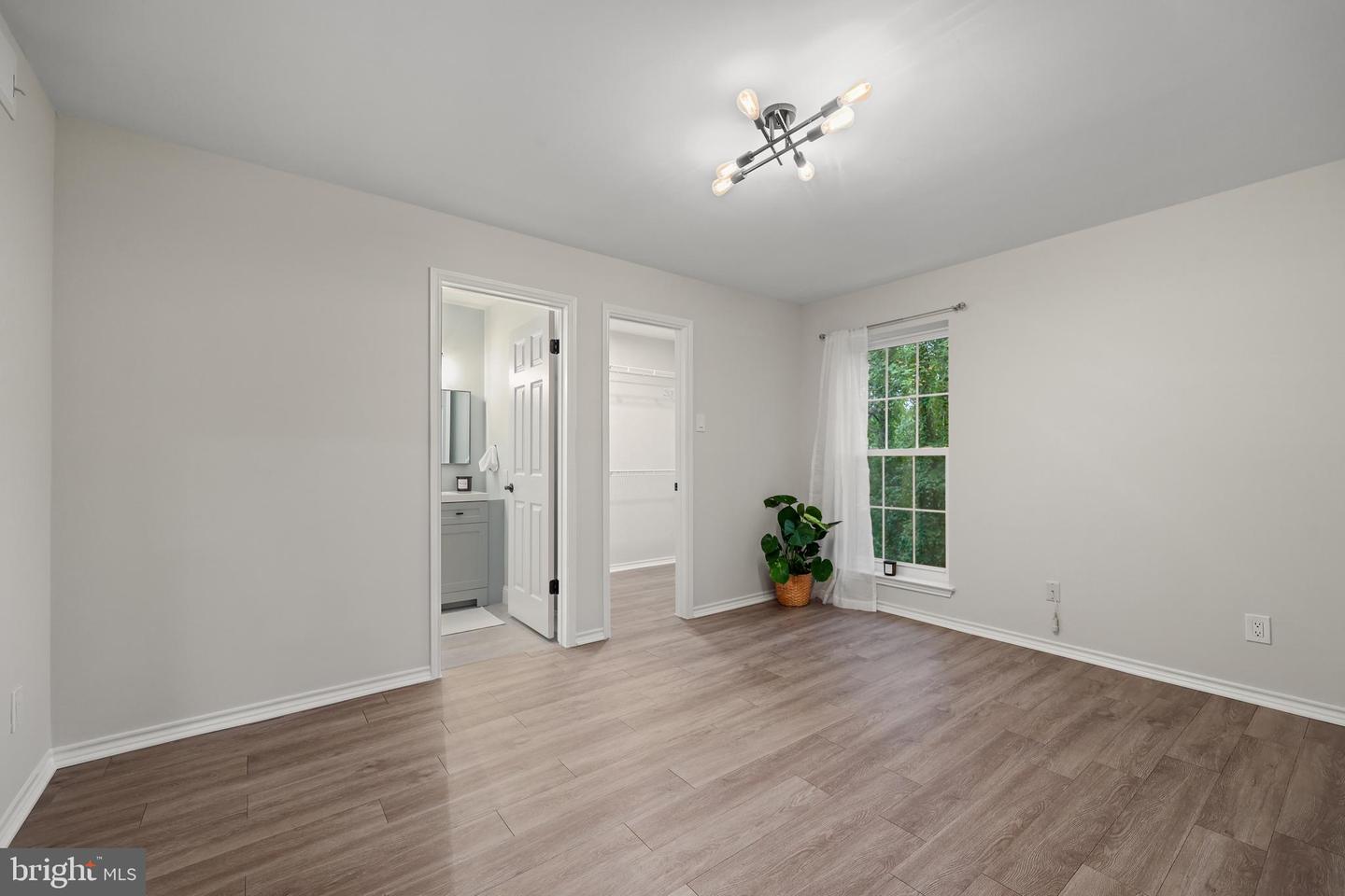 1505 LINCOLN WAY #201, MCLEAN, Virginia 22102, 2 Bedrooms Bedrooms, ,2 BathroomsBathrooms,Residential,For sale,1505 LINCOLN WAY #201,VAFX2269822 MLS # VAFX2269822