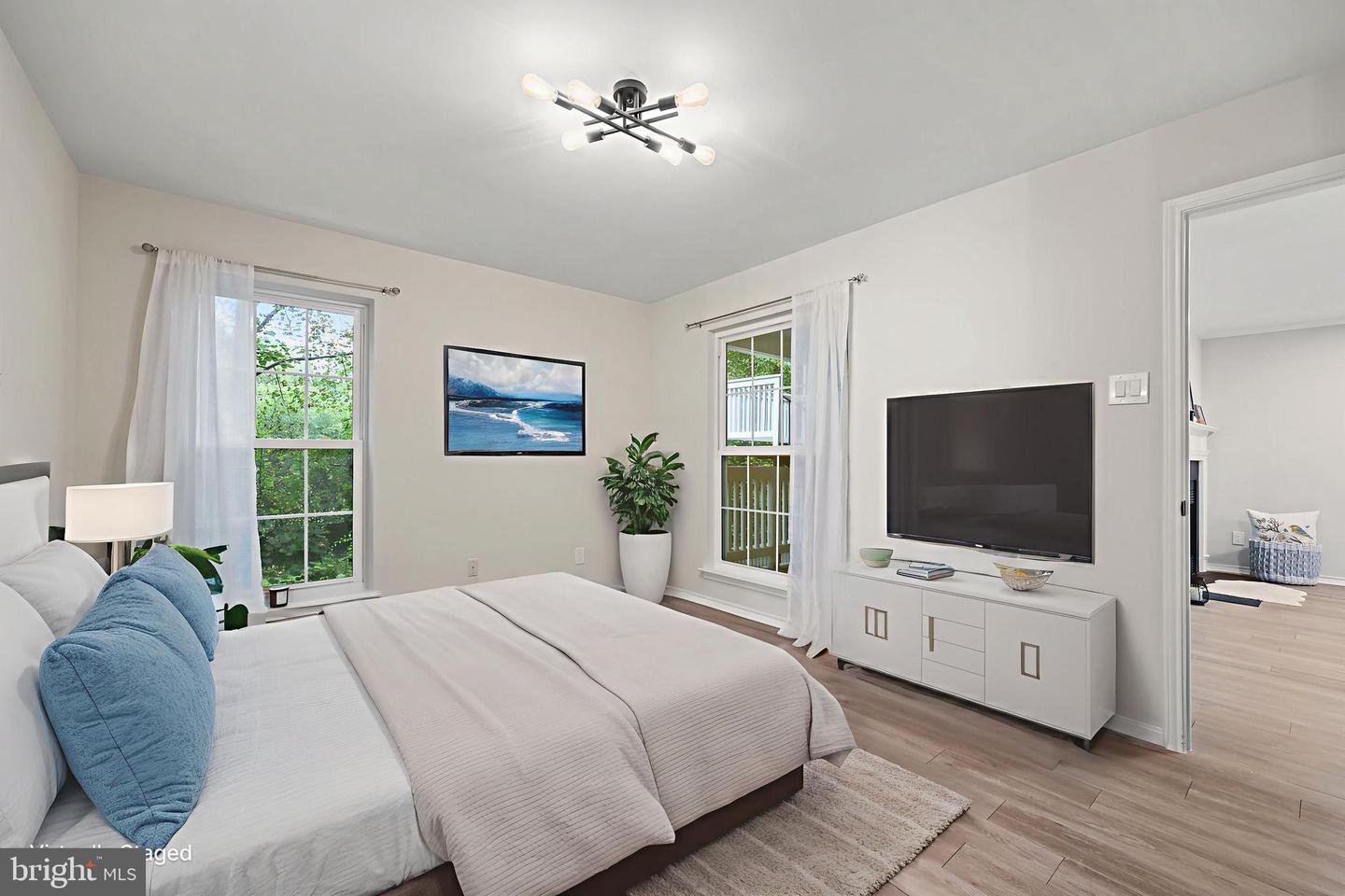 1505 LINCOLN WAY #201, MCLEAN, Virginia 22102, 2 Bedrooms Bedrooms, ,2 BathroomsBathrooms,Residential,For sale,1505 LINCOLN WAY #201,VAFX2269822 MLS # VAFX2269822