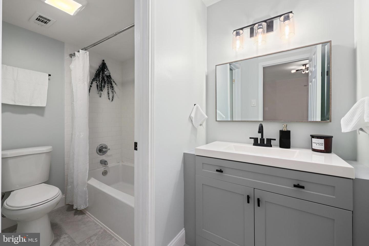 1505 LINCOLN WAY #201, MCLEAN, Virginia 22102, 2 Bedrooms Bedrooms, ,2 BathroomsBathrooms,Residential,For sale,1505 LINCOLN WAY #201,VAFX2269822 MLS # VAFX2269822