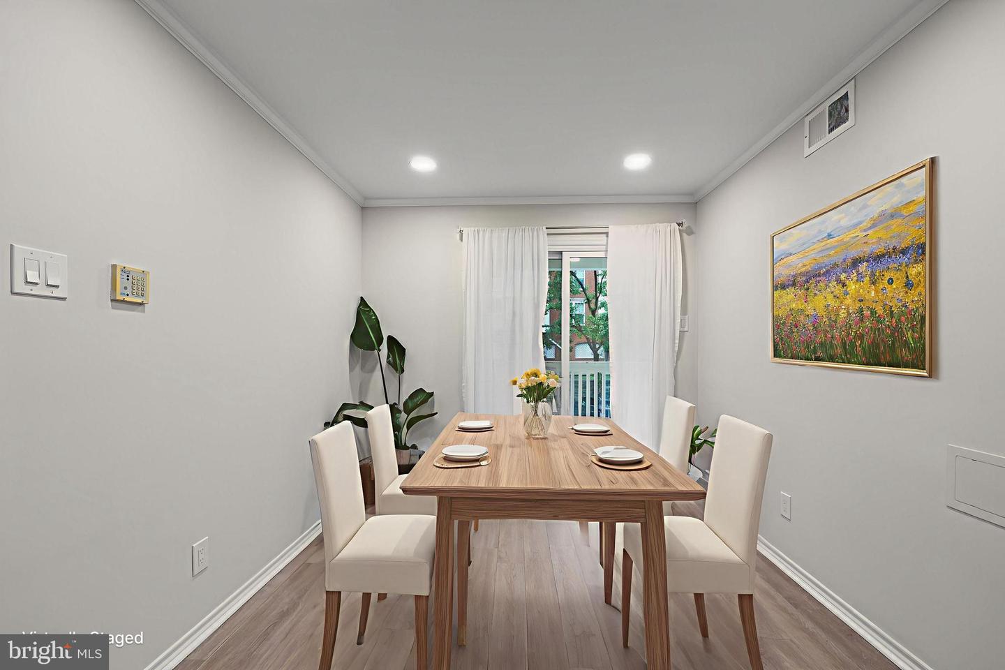 1505 LINCOLN WAY #201, MCLEAN, Virginia 22102, 2 Bedrooms Bedrooms, ,2 BathroomsBathrooms,Residential,For sale,1505 LINCOLN WAY #201,VAFX2269822 MLS # VAFX2269822