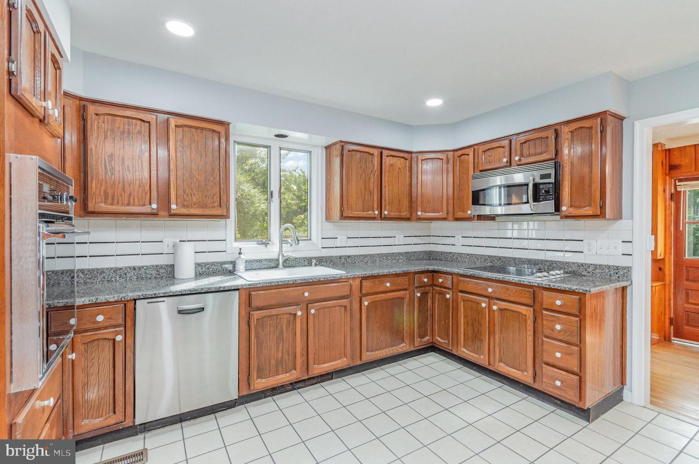 315 EDWARDS FERRY RD NE, LEESBURG, Virginia 20176, 3 Bedrooms Bedrooms, ,1 BathroomBathrooms,Residential,For sale,315 EDWARDS FERRY RD NE,VALO2107844 MLS # VALO2107844