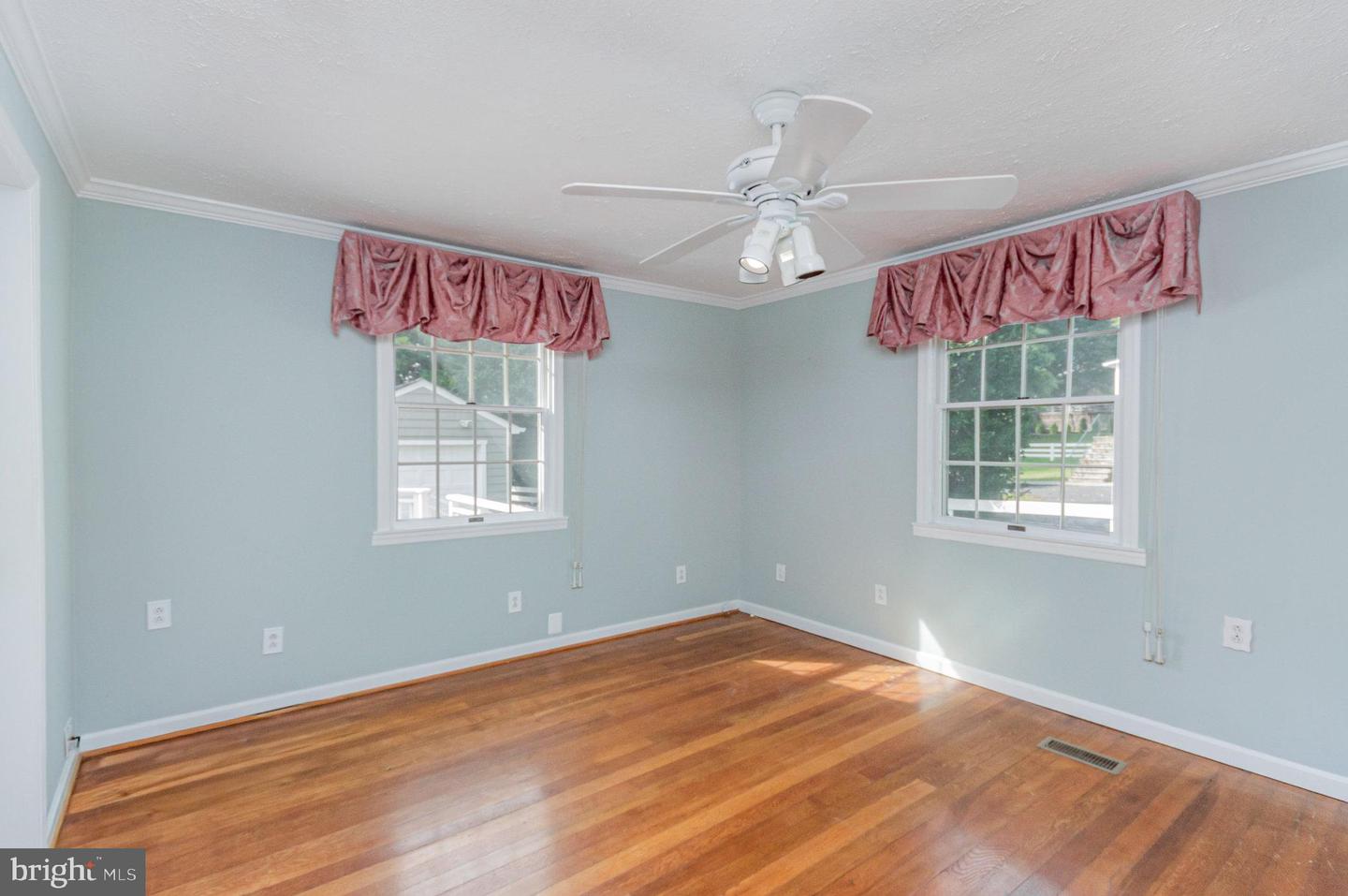 315 EDWARDS FERRY RD NE, LEESBURG, Virginia 20176, 3 Bedrooms Bedrooms, ,1 BathroomBathrooms,Residential,For sale,315 EDWARDS FERRY RD NE,VALO2107844 MLS # VALO2107844