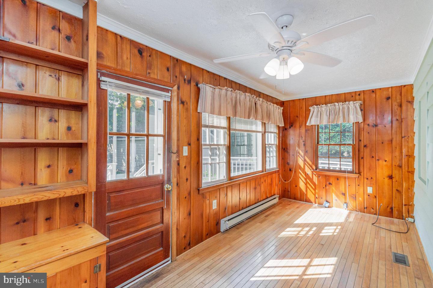 315 EDWARDS FERRY RD NE, LEESBURG, Virginia 20176, 3 Bedrooms Bedrooms, ,1 BathroomBathrooms,Residential,For sale,315 EDWARDS FERRY RD NE,VALO2107844 MLS # VALO2107844