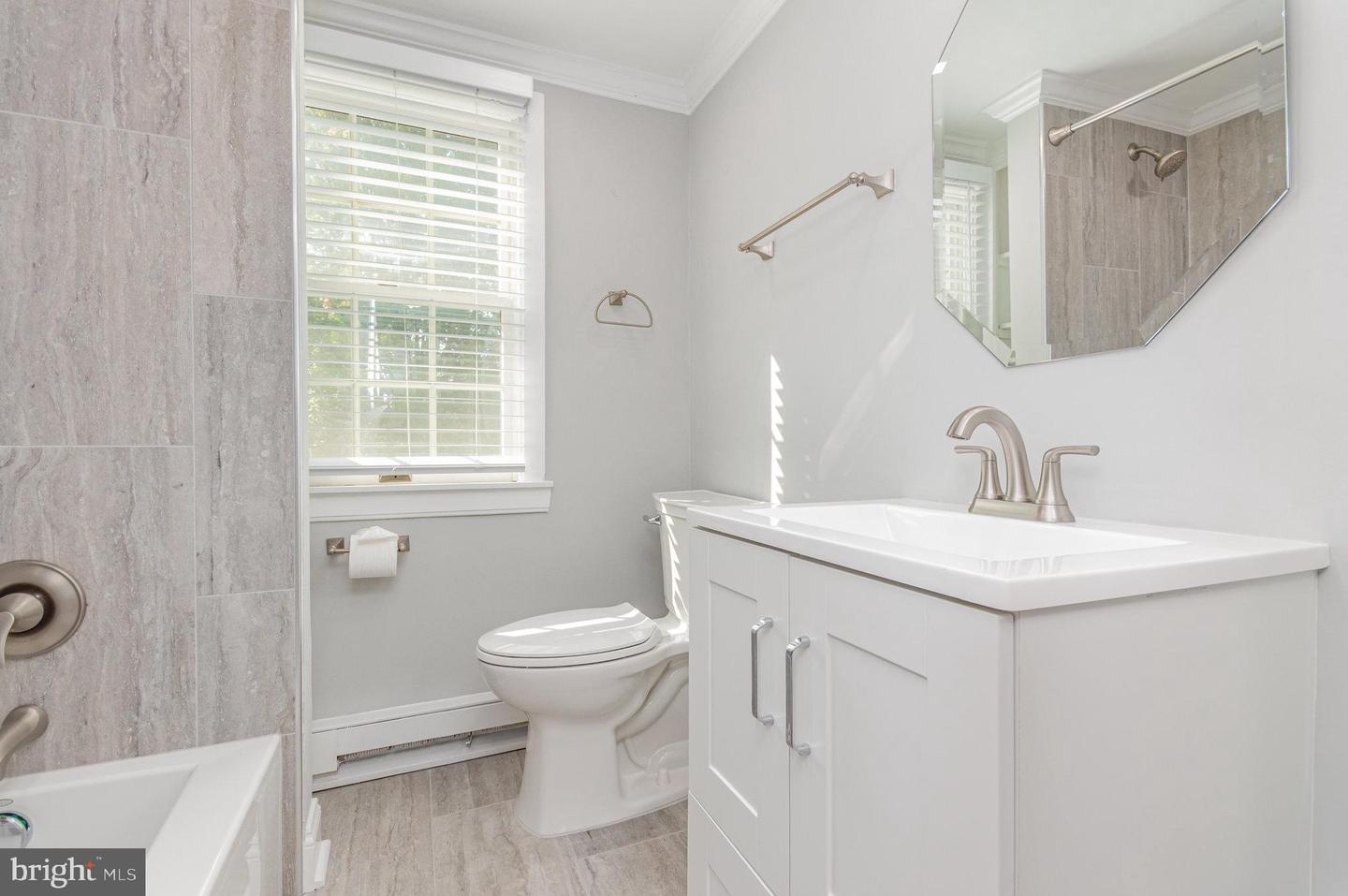 315 EDWARDS FERRY RD NE, LEESBURG, Virginia 20176, 3 Bedrooms Bedrooms, ,1 BathroomBathrooms,Residential,For sale,315 EDWARDS FERRY RD NE,VALO2107844 MLS # VALO2107844