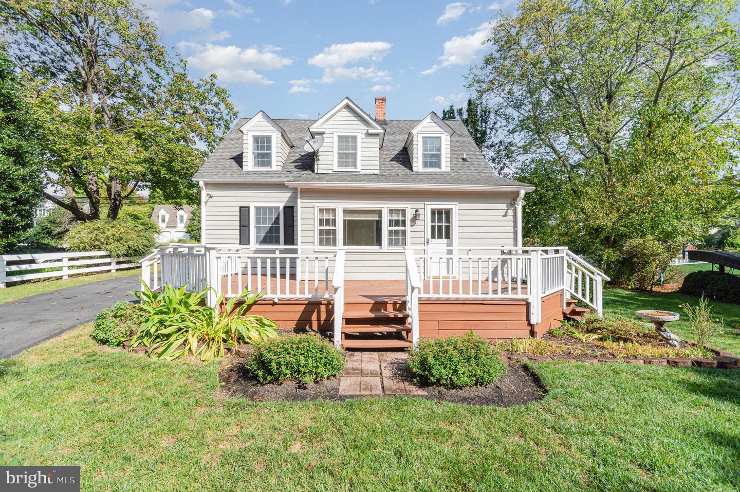 315 EDWARDS FERRY RD NE, LEESBURG, Virginia 20176, 3 Bedrooms Bedrooms, ,1 BathroomBathrooms,Residential,For sale,315 EDWARDS FERRY RD NE,VALO2107844 MLS # VALO2107844