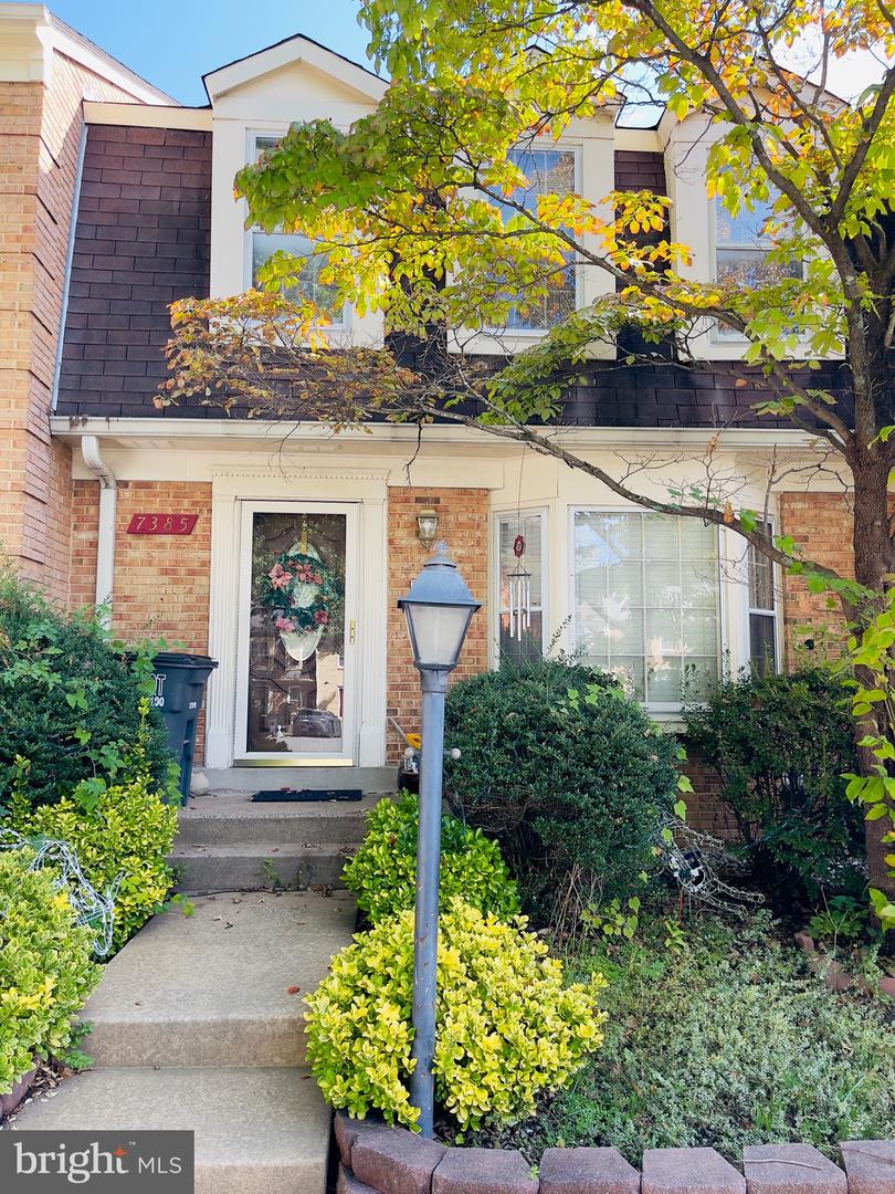 7385 JIRI WOODS CT, SPRINGFIELD, Virginia 22153, 3 Bedrooms Bedrooms, ,2 BathroomsBathrooms,Residential,For sale,7385 JIRI WOODS CT,VAFX2269874 MLS # VAFX2269874