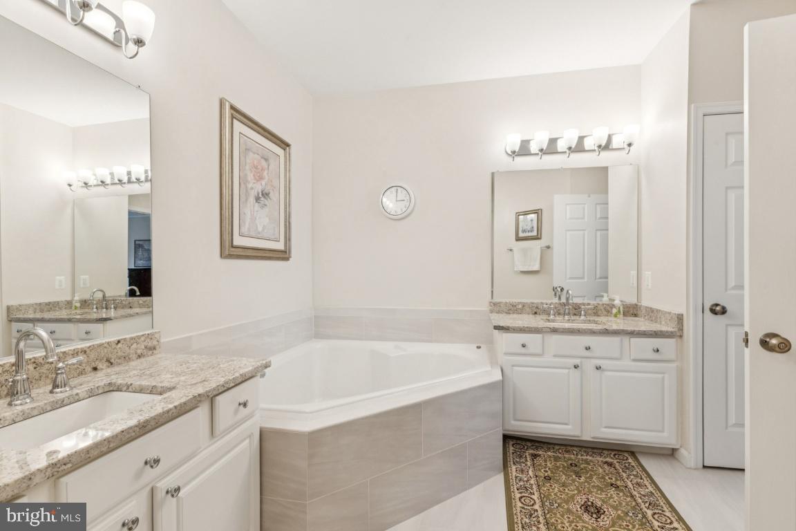 11503 SPERRIN CIR #304, FAIRFAX, Virginia 22030, 3 Bedrooms Bedrooms, ,3 BathroomsBathrooms,Residential,For sale,11503 SPERRIN CIR #304,VAFX2269876 MLS # VAFX2269876
