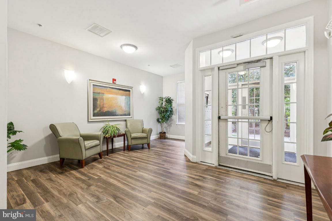 11503 SPERRIN CIR #304, FAIRFAX, Virginia 22030, 3 Bedrooms Bedrooms, ,3 BathroomsBathrooms,Residential,For sale,11503 SPERRIN CIR #304,VAFX2269876 MLS # VAFX2269876
