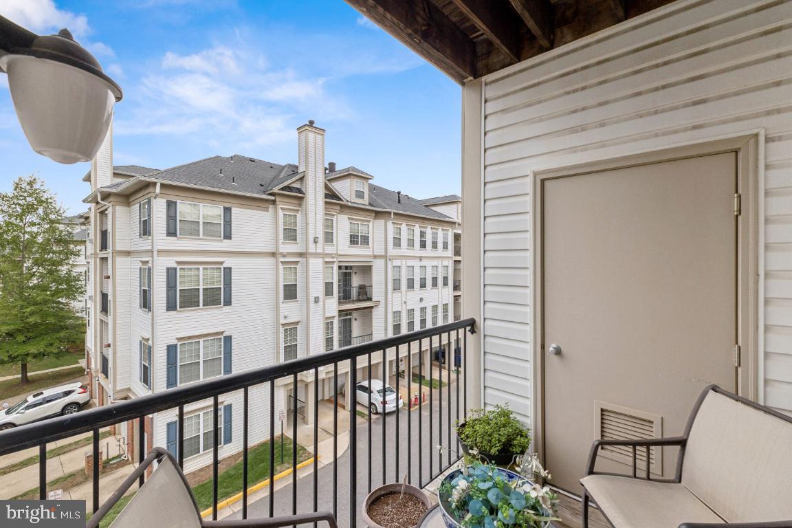 11503 SPERRIN CIR #304, FAIRFAX, Virginia 22030, 3 Bedrooms Bedrooms, ,3 BathroomsBathrooms,Residential,For sale,11503 SPERRIN CIR #304,VAFX2269876 MLS # VAFX2269876