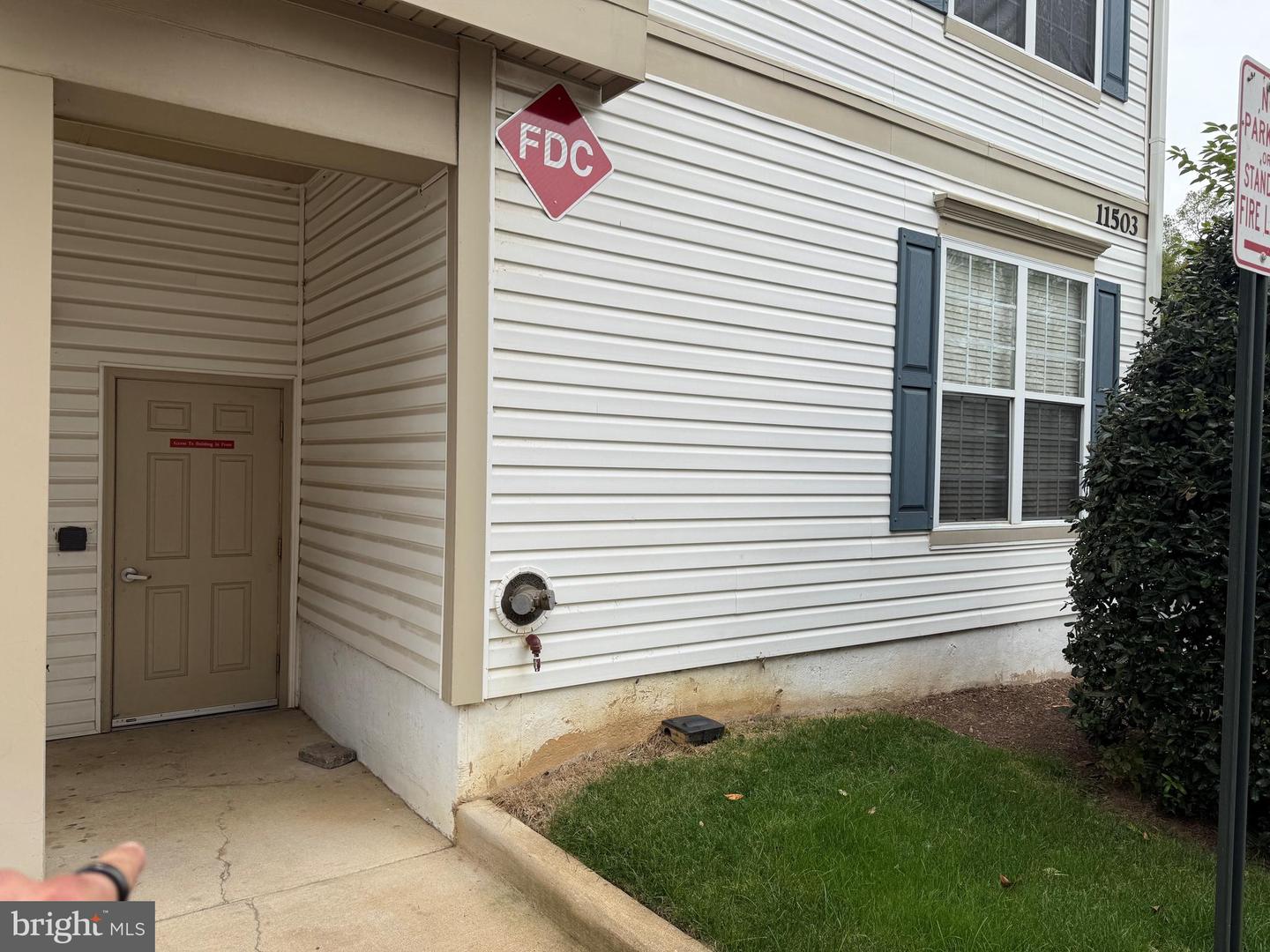 11503 SPERRIN CIR #304, FAIRFAX, Virginia 22030, 3 Bedrooms Bedrooms, ,3 BathroomsBathrooms,Residential,For sale,11503 SPERRIN CIR #304,VAFX2269876 MLS # VAFX2269876