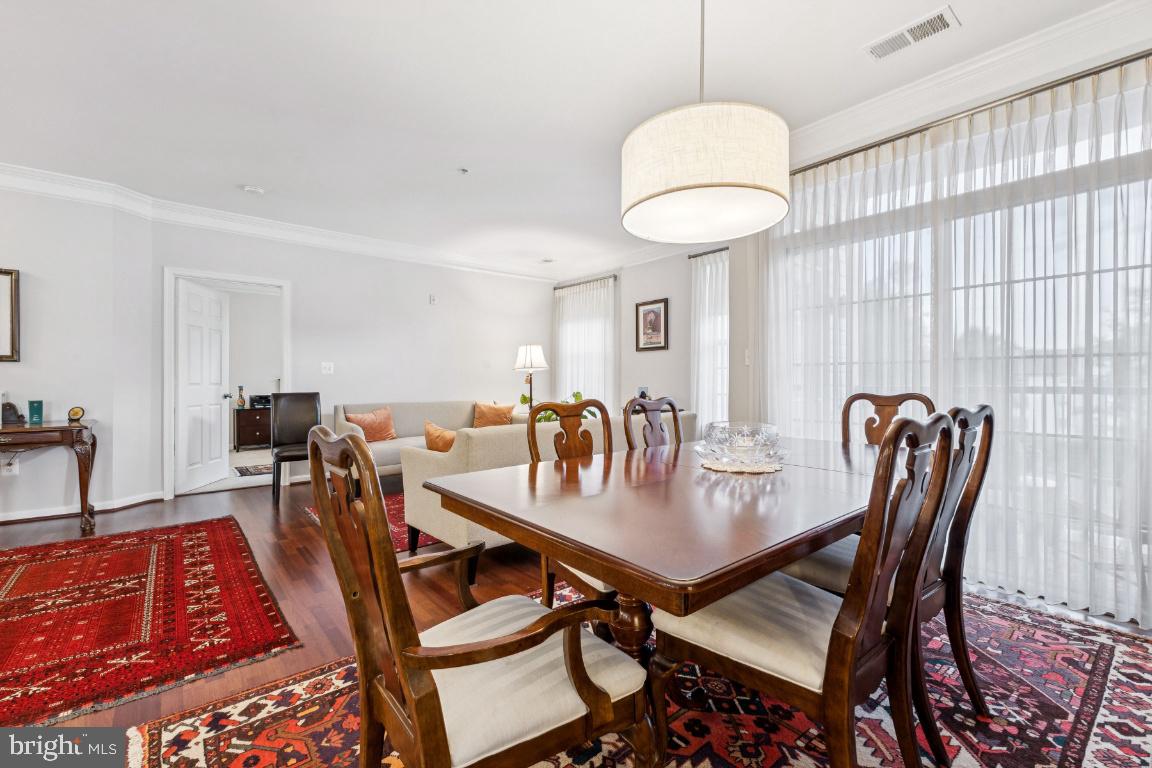 11503 SPERRIN CIR #304, FAIRFAX, Virginia 22030, 3 Bedrooms Bedrooms, ,3 BathroomsBathrooms,Residential,For sale,11503 SPERRIN CIR #304,VAFX2269876 MLS # VAFX2269876