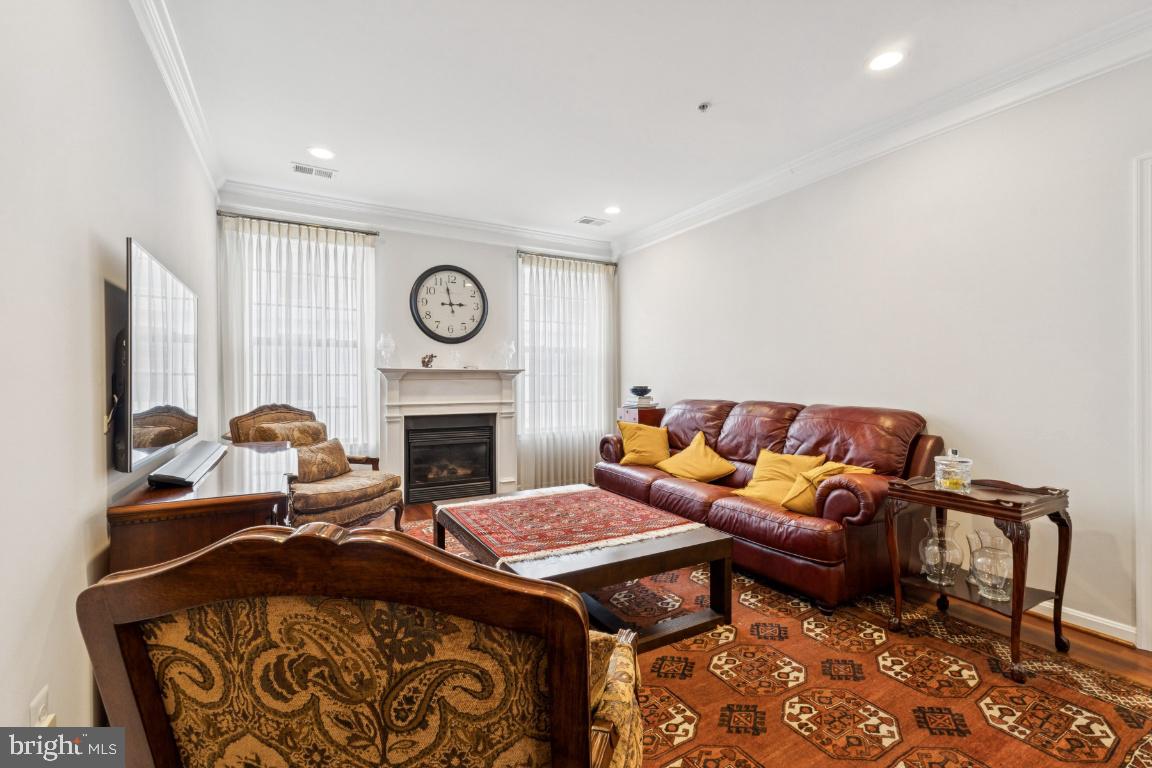 11503 SPERRIN CIR #304, FAIRFAX, Virginia 22030, 3 Bedrooms Bedrooms, ,3 BathroomsBathrooms,Residential,For sale,11503 SPERRIN CIR #304,VAFX2269876 MLS # VAFX2269876