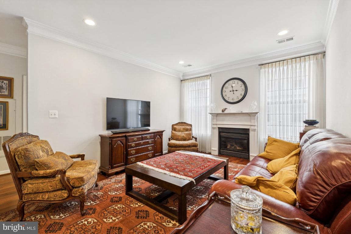 11503 SPERRIN CIR #304, FAIRFAX, Virginia 22030, 3 Bedrooms Bedrooms, ,3 BathroomsBathrooms,Residential,For sale,11503 SPERRIN CIR #304,VAFX2269876 MLS # VAFX2269876