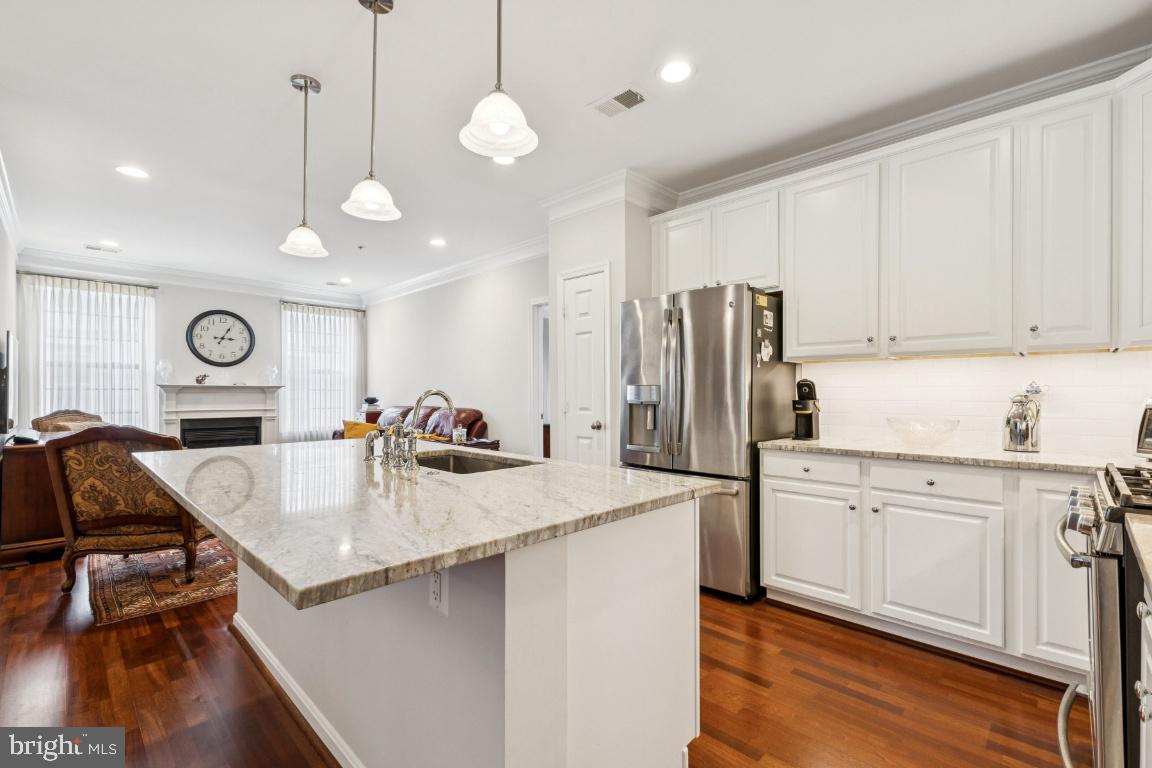 11503 SPERRIN CIR #304, FAIRFAX, Virginia 22030, 3 Bedrooms Bedrooms, ,3 BathroomsBathrooms,Residential,For sale,11503 SPERRIN CIR #304,VAFX2269876 MLS # VAFX2269876