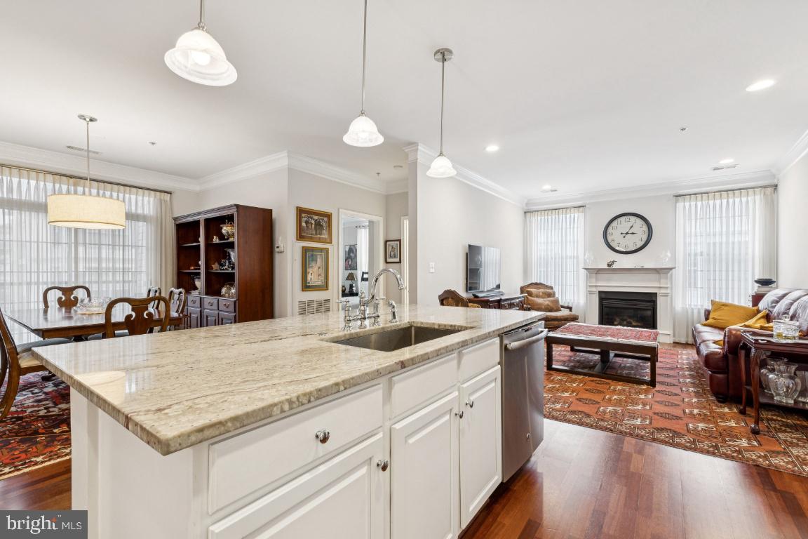 11503 SPERRIN CIR #304, FAIRFAX, Virginia 22030, 3 Bedrooms Bedrooms, ,3 BathroomsBathrooms,Residential,For sale,11503 SPERRIN CIR #304,VAFX2269876 MLS # VAFX2269876