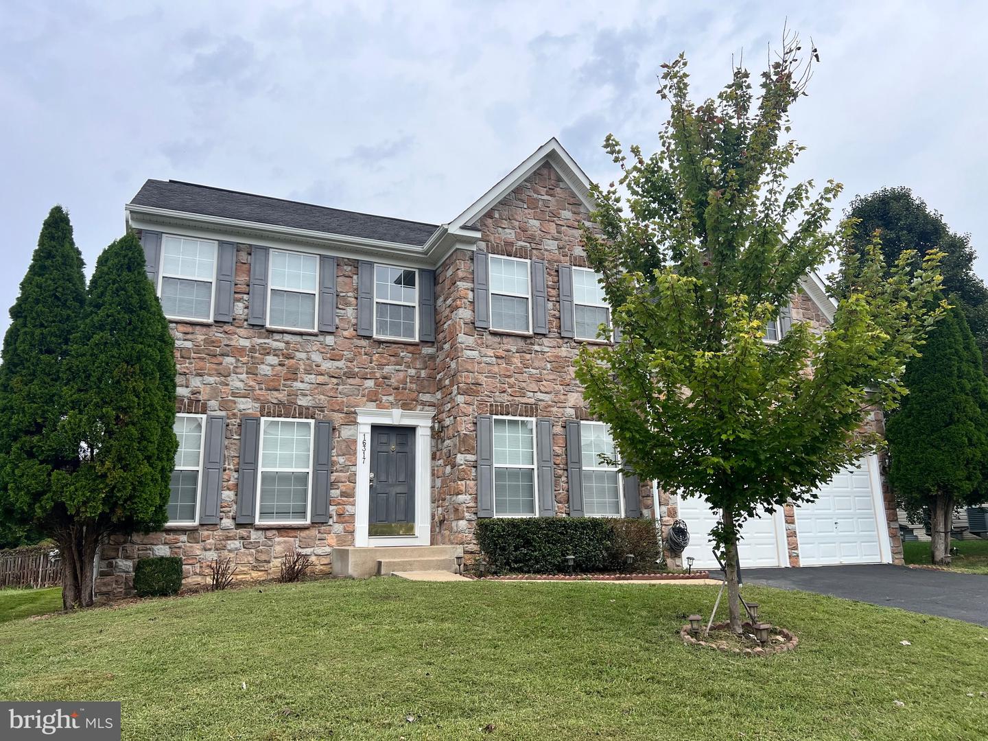 16317 EAGLE FLIGHT CIR, WOODBRIDGE, Virginia 22191, 5 Bedrooms Bedrooms, ,3 BathroomsBathrooms,Residential,For sale,16317 EAGLE FLIGHT CIR,VAPW2105076 MLS # VAPW2105076