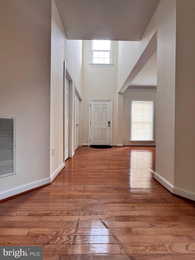 16317 EAGLE FLIGHT CIR, WOODBRIDGE, Virginia 22191, 5 Bedrooms Bedrooms, ,3 BathroomsBathrooms,Residential,For sale,16317 EAGLE FLIGHT CIR,VAPW2105076 MLS # VAPW2105076