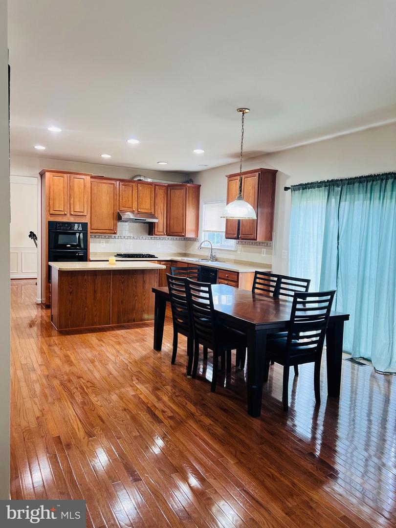 16317 EAGLE FLIGHT CIR, WOODBRIDGE, Virginia 22191, 5 Bedrooms Bedrooms, ,3 BathroomsBathrooms,Residential,For sale,16317 EAGLE FLIGHT CIR,VAPW2105076 MLS # VAPW2105076