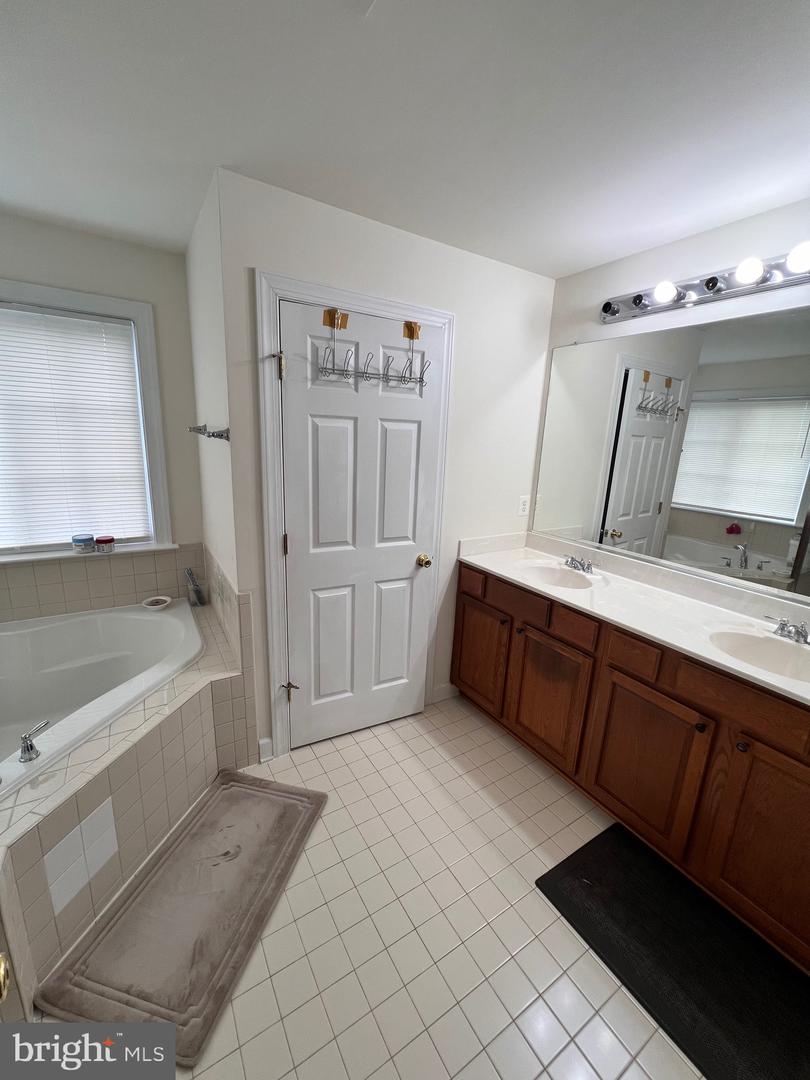 16317 EAGLE FLIGHT CIR, WOODBRIDGE, Virginia 22191, 5 Bedrooms Bedrooms, ,3 BathroomsBathrooms,Residential,For sale,16317 EAGLE FLIGHT CIR,VAPW2105076 MLS # VAPW2105076