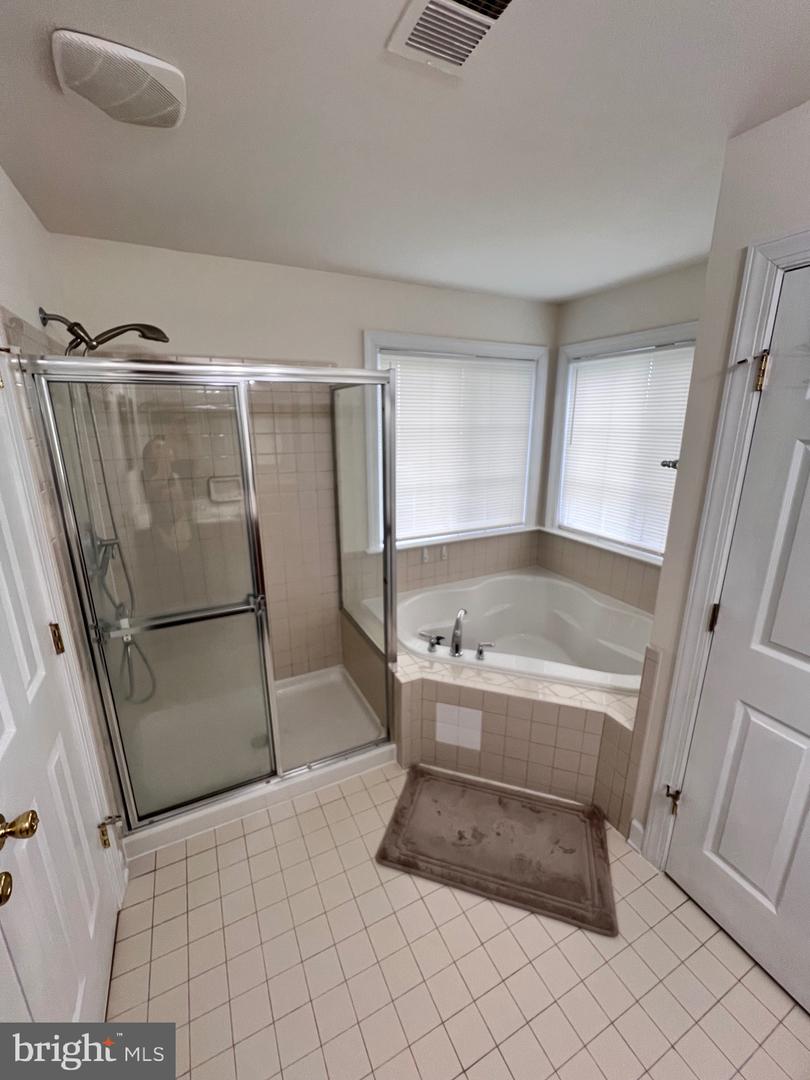 16317 EAGLE FLIGHT CIR, WOODBRIDGE, Virginia 22191, 5 Bedrooms Bedrooms, ,3 BathroomsBathrooms,Residential,For sale,16317 EAGLE FLIGHT CIR,VAPW2105076 MLS # VAPW2105076