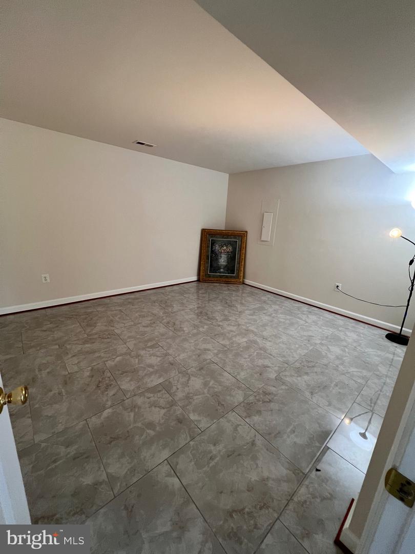 16317 EAGLE FLIGHT CIR, WOODBRIDGE, Virginia 22191, 5 Bedrooms Bedrooms, ,3 BathroomsBathrooms,Residential,For sale,16317 EAGLE FLIGHT CIR,VAPW2105076 MLS # VAPW2105076