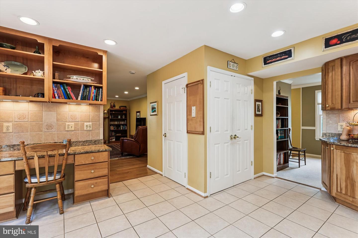9352 CHESTNUT KNOLLS DR, FAIRFAX, Virginia 22032, 4 Bedrooms Bedrooms, ,3 BathroomsBathrooms,Residential,For sale,9352 CHESTNUT KNOLLS DR,VAFX2270022 MLS # VAFX2270022