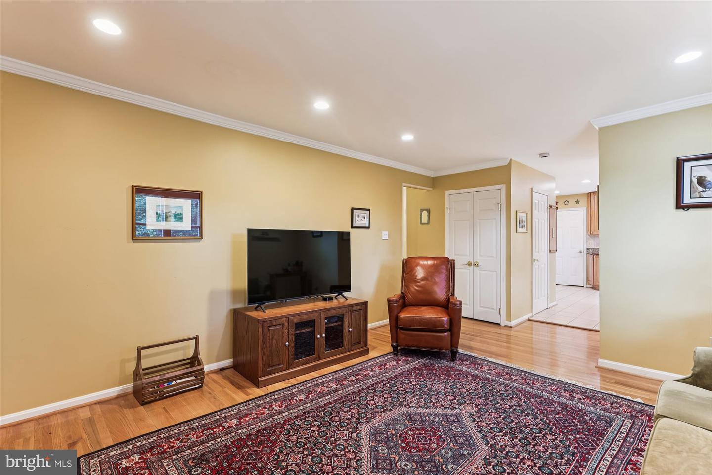 9352 CHESTNUT KNOLLS DR, FAIRFAX, Virginia 22032, 4 Bedrooms Bedrooms, ,3 BathroomsBathrooms,Residential,For sale,9352 CHESTNUT KNOLLS DR,VAFX2270022 MLS # VAFX2270022
