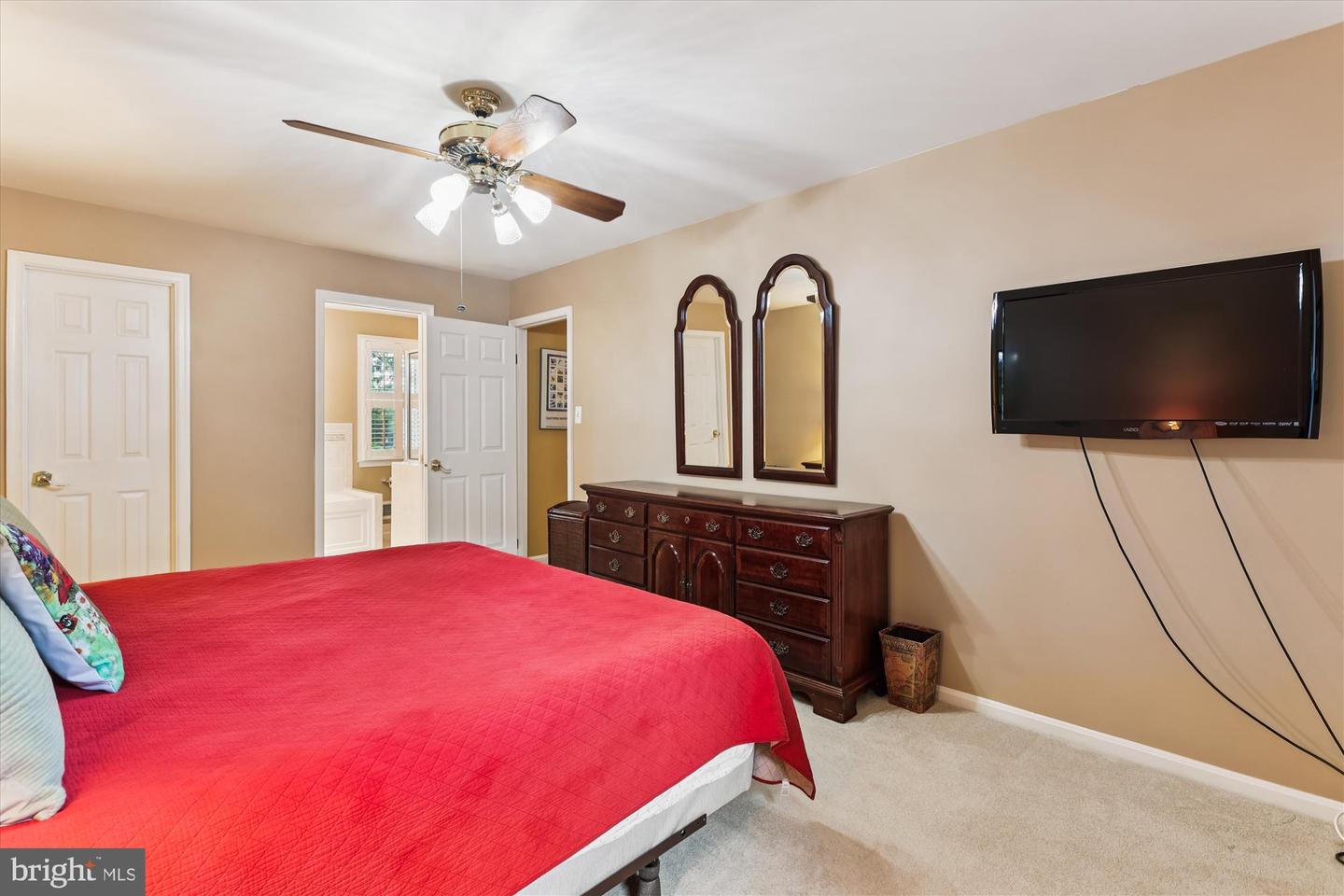 9352 CHESTNUT KNOLLS DR, FAIRFAX, Virginia 22032, 4 Bedrooms Bedrooms, ,3 BathroomsBathrooms,Residential,For sale,9352 CHESTNUT KNOLLS DR,VAFX2270022 MLS # VAFX2270022