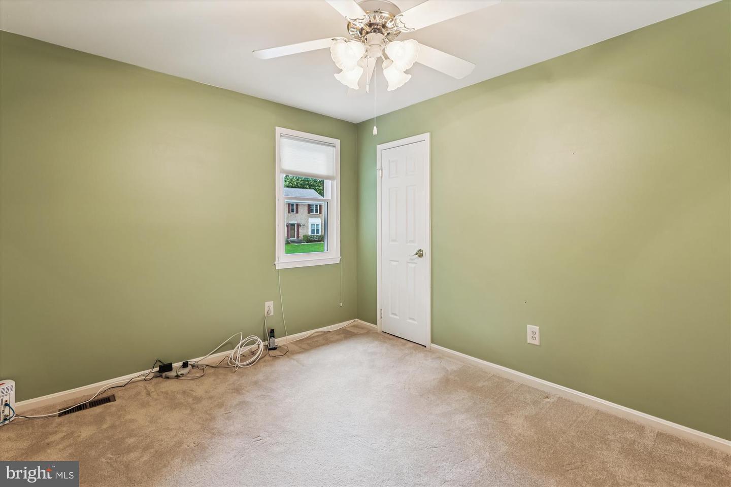 9352 CHESTNUT KNOLLS DR, FAIRFAX, Virginia 22032, 4 Bedrooms Bedrooms, ,3 BathroomsBathrooms,Residential,For sale,9352 CHESTNUT KNOLLS DR,VAFX2270022 MLS # VAFX2270022