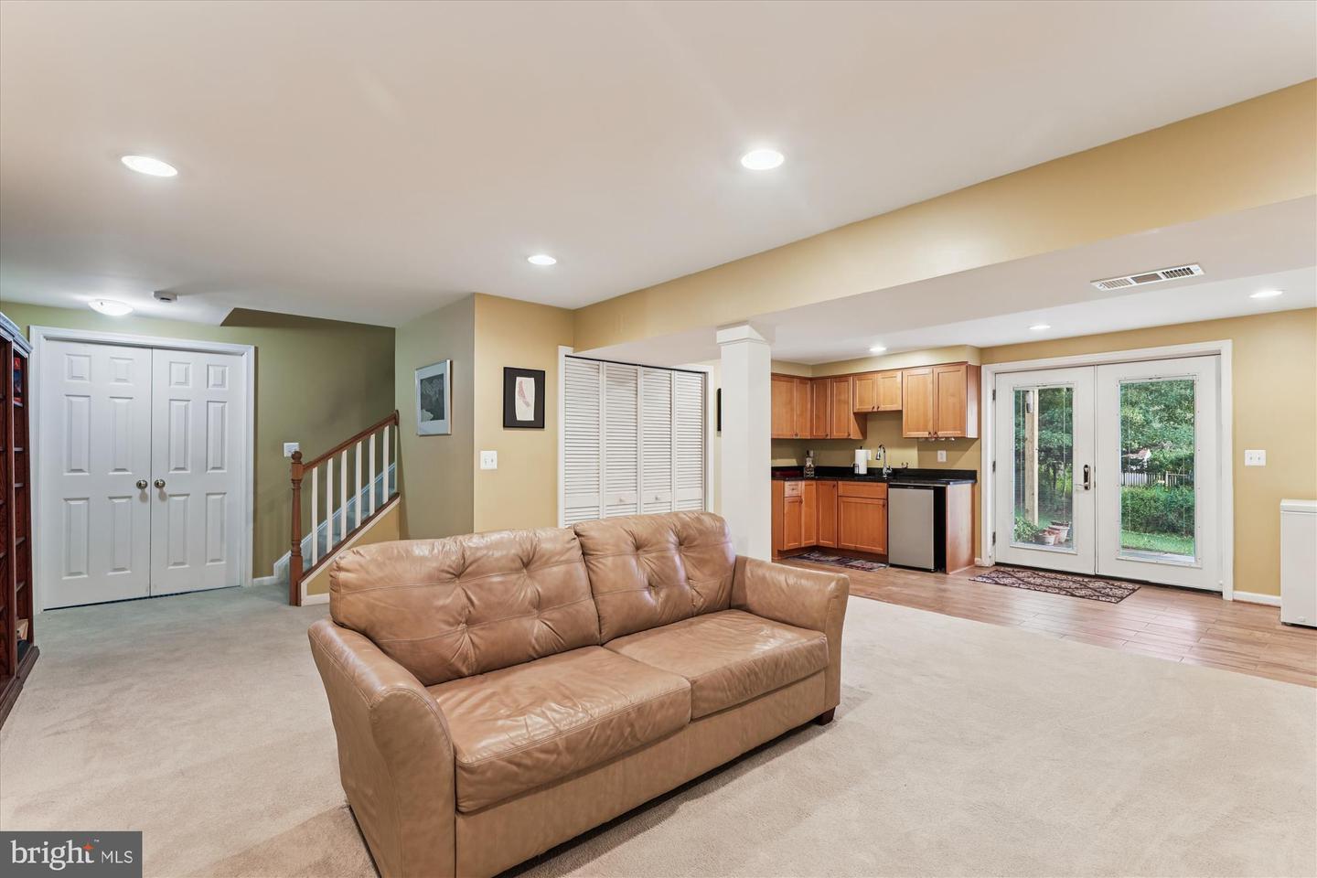 9352 CHESTNUT KNOLLS DR, FAIRFAX, Virginia 22032, 4 Bedrooms Bedrooms, ,3 BathroomsBathrooms,Residential,For sale,9352 CHESTNUT KNOLLS DR,VAFX2270022 MLS # VAFX2270022