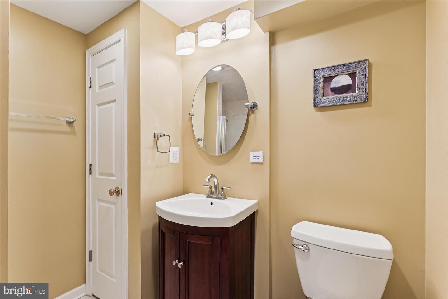 9352 CHESTNUT KNOLLS DR, FAIRFAX, Virginia 22032, 4 Bedrooms Bedrooms, ,3 BathroomsBathrooms,Residential,For sale,9352 CHESTNUT KNOLLS DR,VAFX2270022 MLS # VAFX2270022