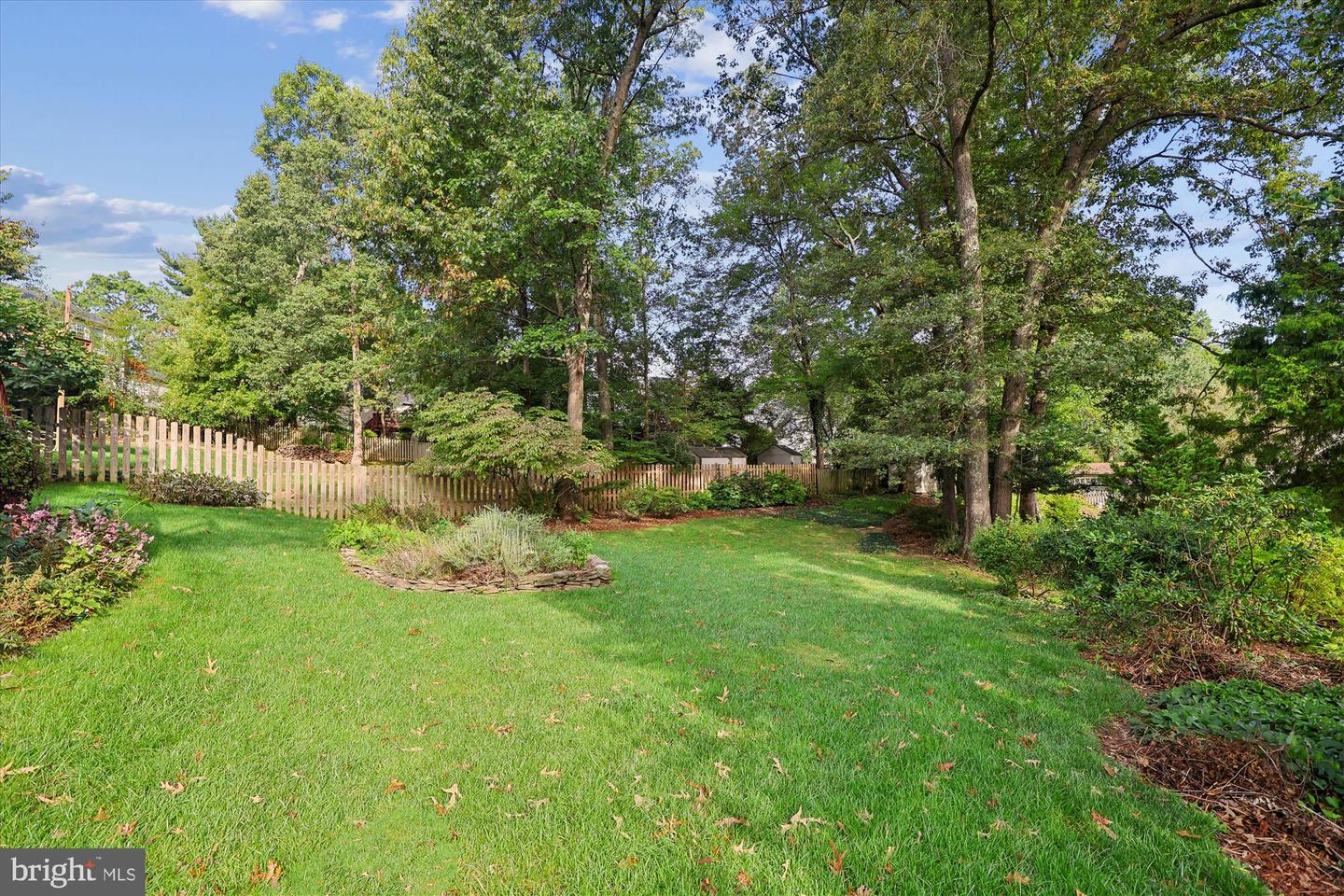 9352 CHESTNUT KNOLLS DR, FAIRFAX, Virginia 22032, 4 Bedrooms Bedrooms, ,3 BathroomsBathrooms,Residential,For sale,9352 CHESTNUT KNOLLS DR,VAFX2270022 MLS # VAFX2270022