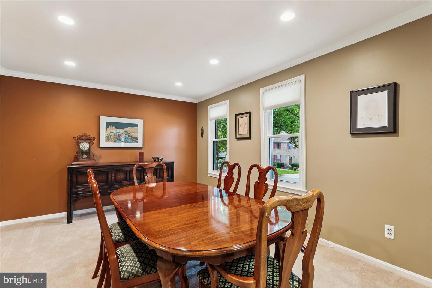 9352 CHESTNUT KNOLLS DR, FAIRFAX, Virginia 22032, 4 Bedrooms Bedrooms, ,3 BathroomsBathrooms,Residential,For sale,9352 CHESTNUT KNOLLS DR,VAFX2270022 MLS # VAFX2270022