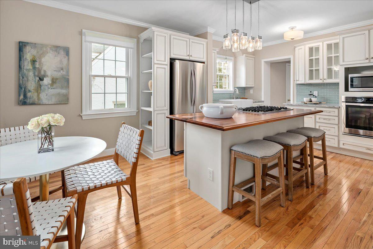 1134 N HARRISON ST, ARLINGTON, Virginia 22205, 3 Bedrooms Bedrooms, ,2 BathroomsBathrooms,Residential,For sale,1134 N HARRISON ST,VAAR2064340 MLS # VAAR2064340