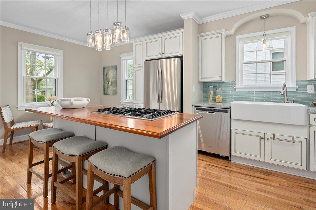 1134 N HARRISON ST, ARLINGTON, Virginia 22205, 3 Bedrooms Bedrooms, ,2 BathroomsBathrooms,Residential,For sale,1134 N HARRISON ST,VAAR2064340 MLS # VAAR2064340