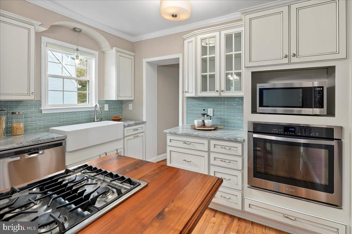 1134 N HARRISON ST, ARLINGTON, Virginia 22205, 3 Bedrooms Bedrooms, ,2 BathroomsBathrooms,Residential,For sale,1134 N HARRISON ST,VAAR2064340 MLS # VAAR2064340