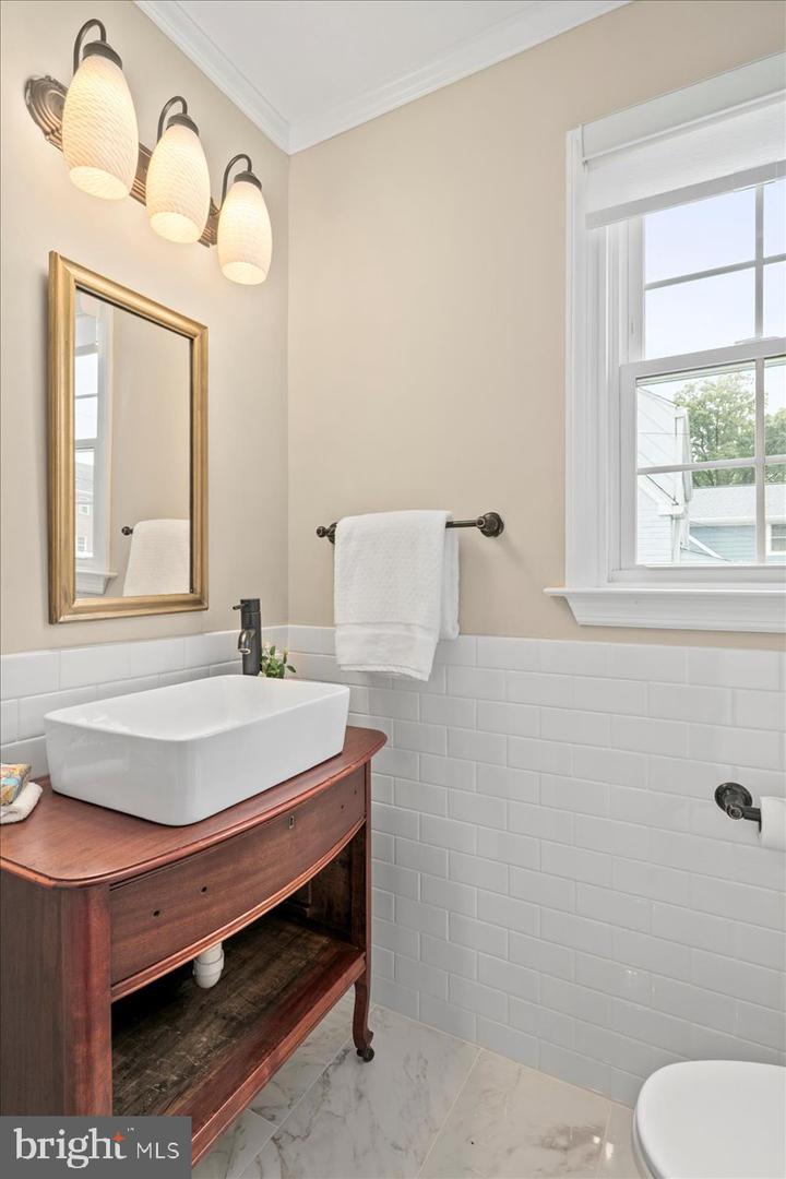 1134 N HARRISON ST, ARLINGTON, Virginia 22205, 3 Bedrooms Bedrooms, ,2 BathroomsBathrooms,Residential,For sale,1134 N HARRISON ST,VAAR2064340 MLS # VAAR2064340