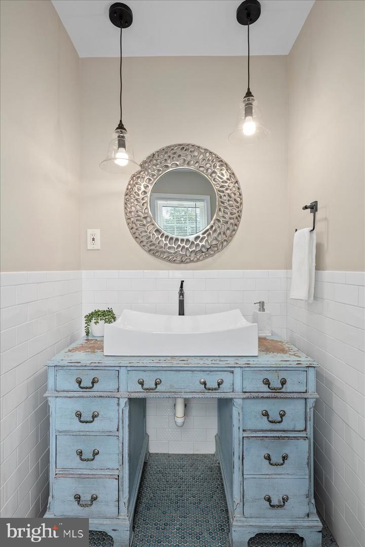 1134 N HARRISON ST, ARLINGTON, Virginia 22205, 3 Bedrooms Bedrooms, ,2 BathroomsBathrooms,Residential,For sale,1134 N HARRISON ST,VAAR2064340 MLS # VAAR2064340