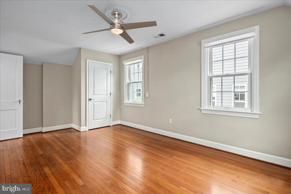 1134 N HARRISON ST, ARLINGTON, Virginia 22205, 3 Bedrooms Bedrooms, ,2 BathroomsBathrooms,Residential,For sale,1134 N HARRISON ST,VAAR2064340 MLS # VAAR2064340