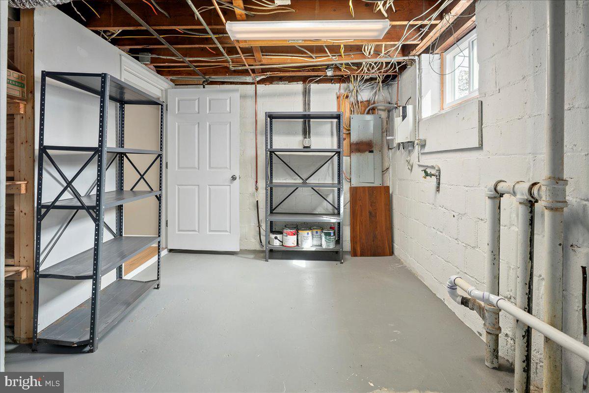 1134 N HARRISON ST, ARLINGTON, Virginia 22205, 3 Bedrooms Bedrooms, ,2 BathroomsBathrooms,Residential,For sale,1134 N HARRISON ST,VAAR2064340 MLS # VAAR2064340
